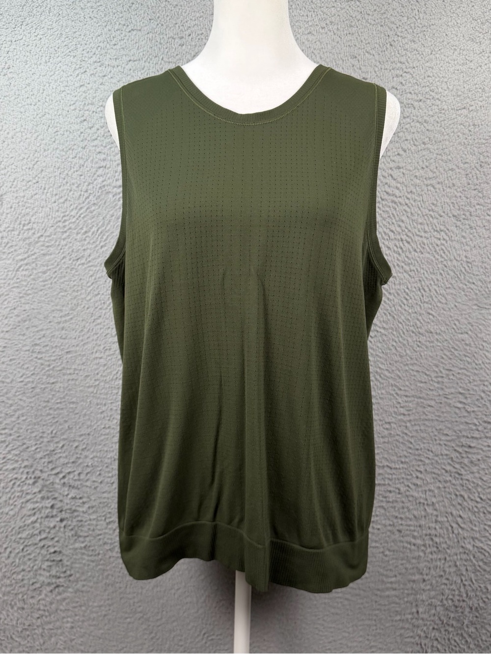Athleta In Motion Seamless Tank Top Womens XL Green Breathable Yoga Gym Active